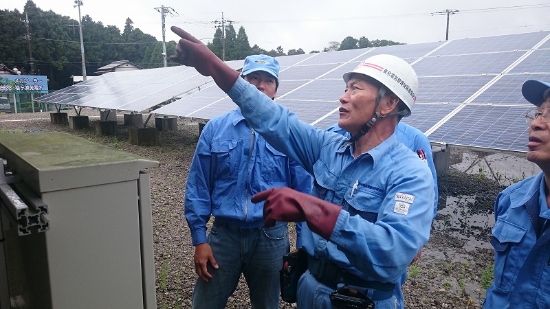 発電所の目視点検を行う